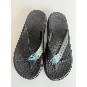 Reebok womens comfort flip flop black size 10